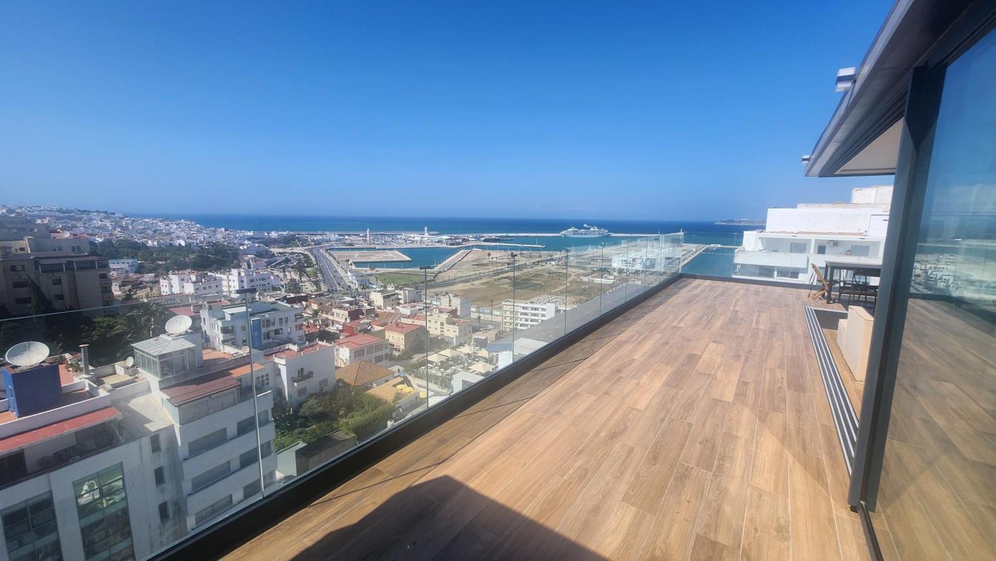 Magnifique Penthouse 160m2 Terrasse 90m2 Vue Tanger